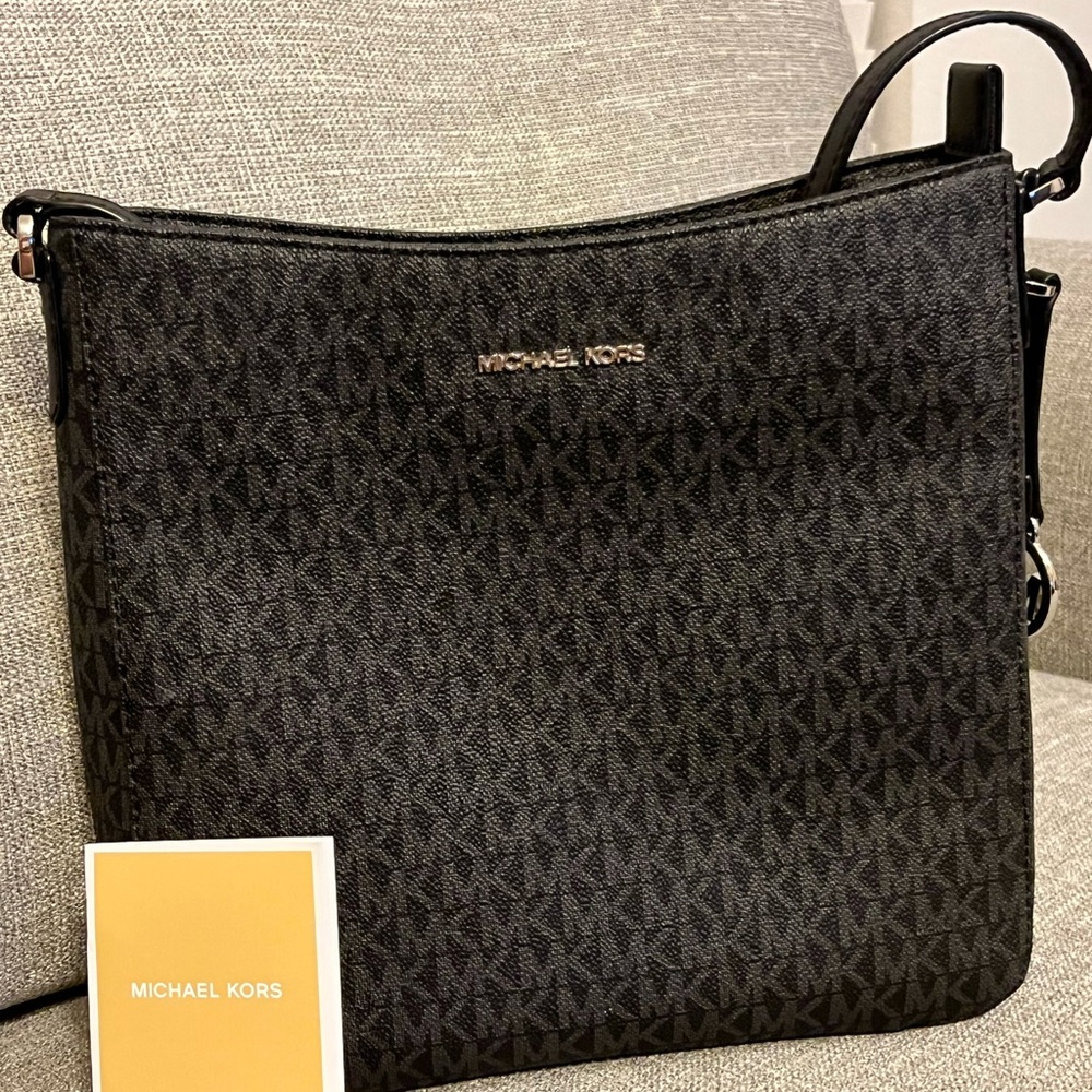 Michael Kors Signature Initial black Crossbody